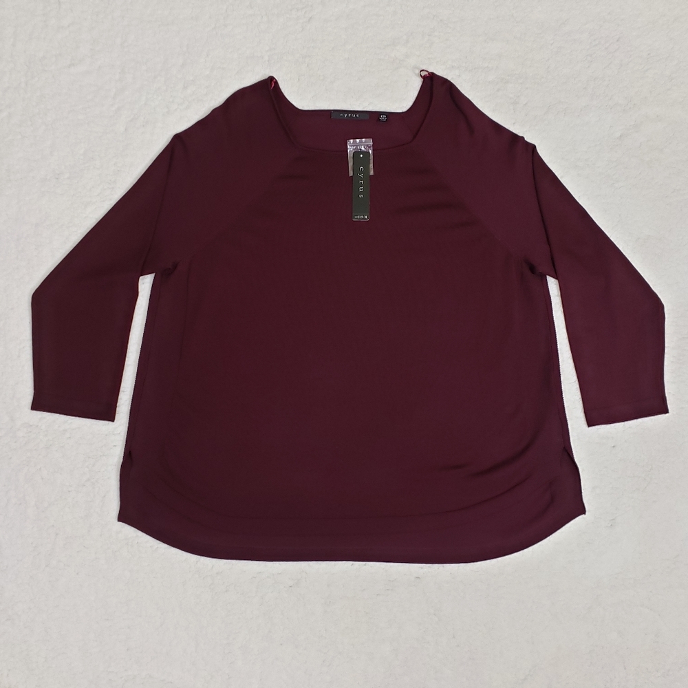 NWT Cyrus Long Sleeve Step Hem Pullover Sweater